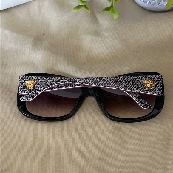 Versace Sunglasses with Black & White Frame and Pink Accents - Picture 4 of 12